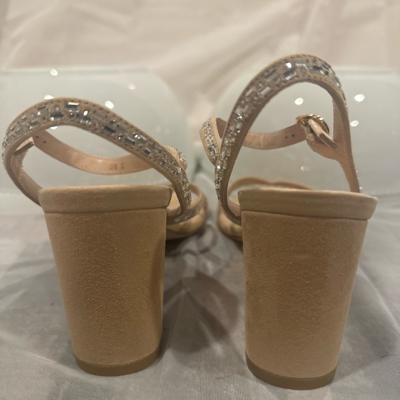 Stuart Weitzman - Picture 4 of 6